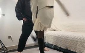 【素人星探】开发素人学生主长靴黑丝踩虐