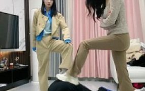 【麋鹿银儿】双S-袜子塞嘴踩踏/暴力踢打