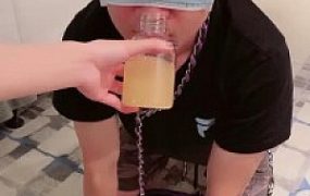 【玖玖】马丁靴少女皮鞭训狗