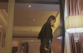 【简一】车模皮靴黑丝全体重踩踏