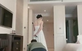 【罗宾】女儿脏鞋臭袜蹂躏继父