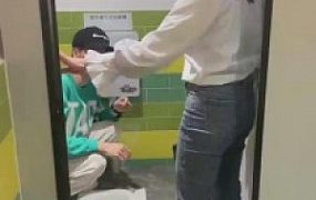 【狗哥】开发素人-猥琐男子偷窥被发现