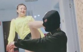 【梦蝶女王】威胁我的男友做出气筒