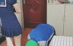 【桃子老师】坏学生圈养抖M老师