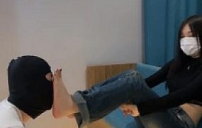 【田甜圈】开发奴深喉舔脚/强制升水