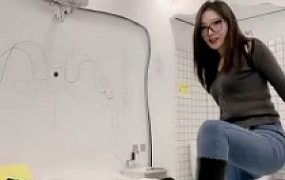 【夏娃】长靴御姐蹂躏贱狗