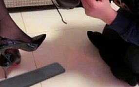 【璐璐】黑丝高跟调地主