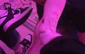 【桃幼幼】KTV被双陪酒小妹虐打