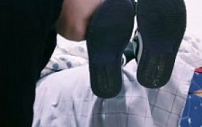 【靡兔】舔女儿的原味鞋袜脚