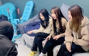 【精神小妹】户外搭讪学生妹回家调我