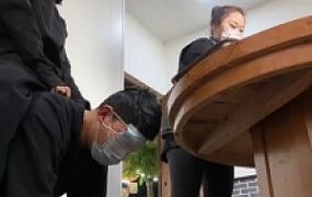 【朱砂痣】桌底下的贱狗奴