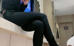 【丝绮】胶带封嘴高跟长靴踩虐