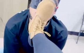 【靡兔】清理多双脏鞋底