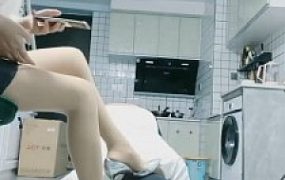 【小小小魔女】空姐虐废刁蛮乘客