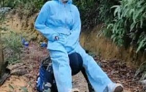 【暴力美学】户外调教-你把鞋底刷舌头/踩踏/藤条sp