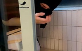 【Fiona菲菲】偷闻袜子被空姐教训