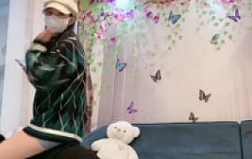 【罗宾】足球女神奖励贱狗舔鞋闻袜圣水