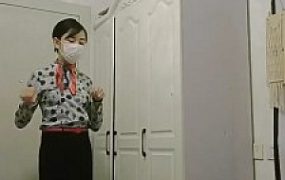 【米小唐】空姐回家调圈养奴