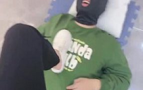 【初见S】小白鞋踩踏口水牛奶重口味恋足羞辱贱狗