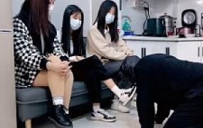 【精神小妹】3位素人学生主气味圣水羞辱