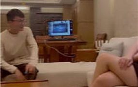 【心雅】骚货邻居来犯贱