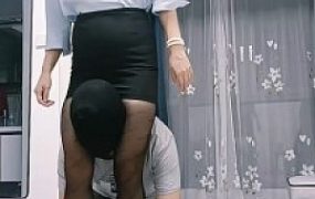 【飞扬女王】长鞭教训+踹废狗奴