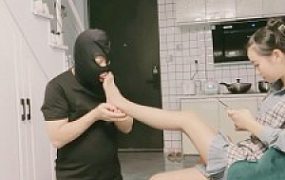 【小小小魔女】踢裆耳光专场