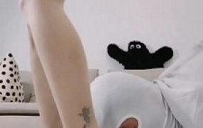 【一茶】高跟肉丝脚下犯贱