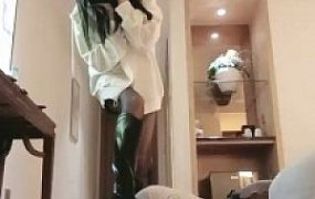 【00后十言】长靴黑丝踩虐碾压