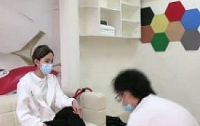 【秋秋】女瑜伽教练踩虐