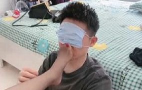 【歌迪丝】丝袜脚深喉插吐