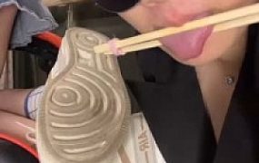 【橘子没熟】强迫闺蜜吃自己的白袜