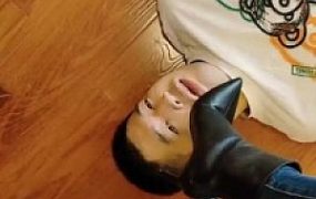 【辣妹】脏臭靴子辱狗