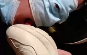 【风吟女神】夜跑后让奴舔脏鞋臭袜