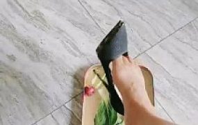 【小魔女】沉浸式踩踏口水喂食