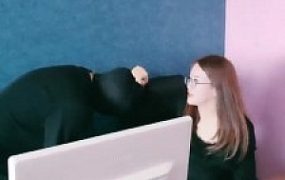 【褒姒女王】办公室狂虐下贱员工