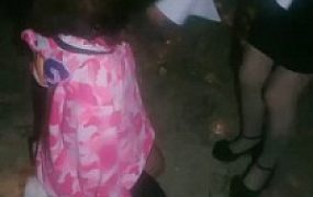 【洪兴十三妹】女奴-户外抓住跟踪狂