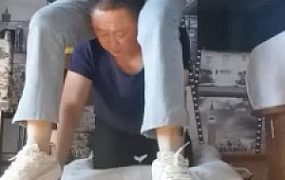 【奶欲】惩罚迟到狗当坐垫