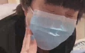 【橘子没熟】让母狗舔脏匡威