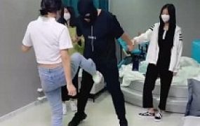 【精神小妹】多位素人学生S暴力踢裆