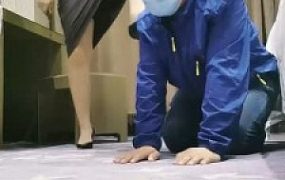 【甜桃S】白领教训猥琐维修工