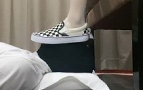 【晨希S】训练懵懂第一次的小奶狗轻度踩踏深喉