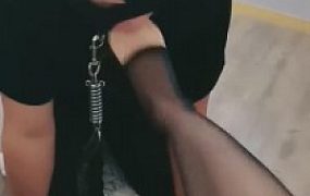 【羽薇】被性感女儿当狗虐待