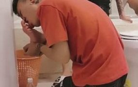 【萝莉糖糖】花臂情侣踩头调教【双视角版】