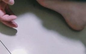 【露娜】帆布鞋白袜蹂躏