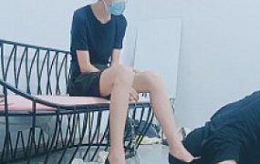 【晨沐】可爱学生S运动白袜羞辱