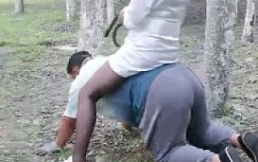 【梦蝶女王】户外骑马玩猪猪