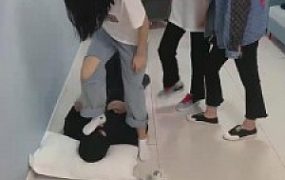 【精神小妹S】三姐妹踩踏系列