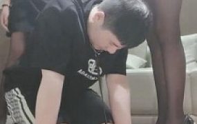 【梓晨】双S强制sp+滴蜡+踩踏【双视角版】