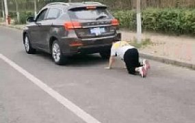 【语晴】户外车上裸足戏双奴